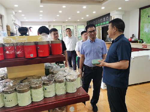 2023年7月13日，中國郵政集團(tuán)公司河南省分公司夏總一行蒞臨廣義茶印象園參觀指導(dǎo)，給予我司發(fā)展高度評價(jià)